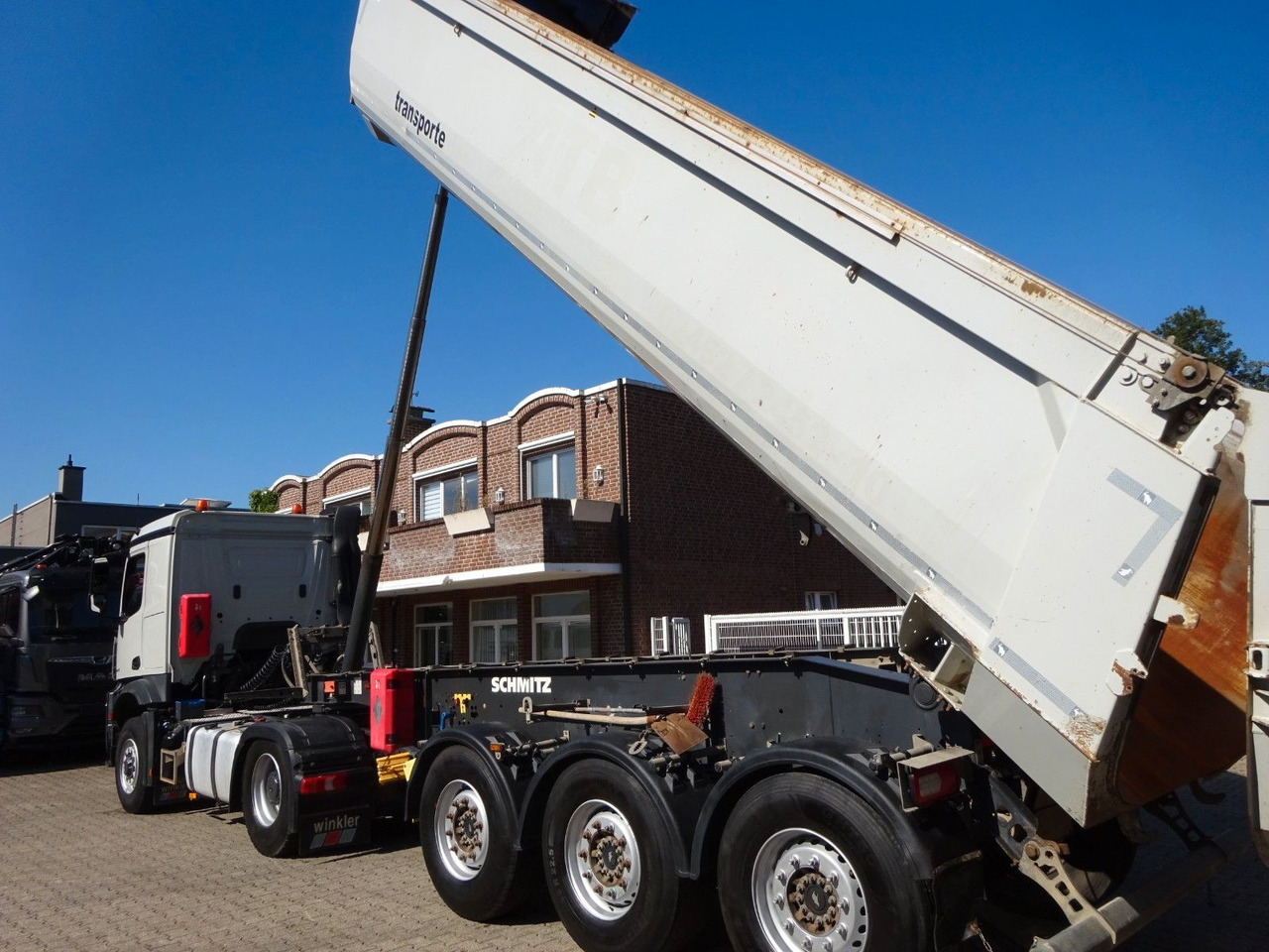 Schmitz Cargobull Kippauflieger mit 3 Achsen ca. 24 m³ 2x Bestand - Semi-reboque basculante: foto 4 Schmitz Cargobull Kippauflieger mit 3 Achsen ca. 24 m³ 2x Bestand - Semi-reboque basculante: foto 4