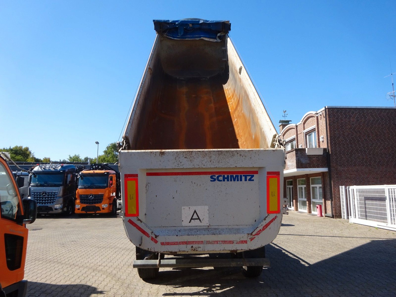 Schmitz Cargobull Kippauflieger mit 3 Achsen ca. 24 m³ 2x Bestand - Semi-reboque basculante: foto 5 Schmitz Cargobull Kippauflieger mit 3 Achsen ca. 24 m³ 2x Bestand - Semi-reboque basculante: foto 5