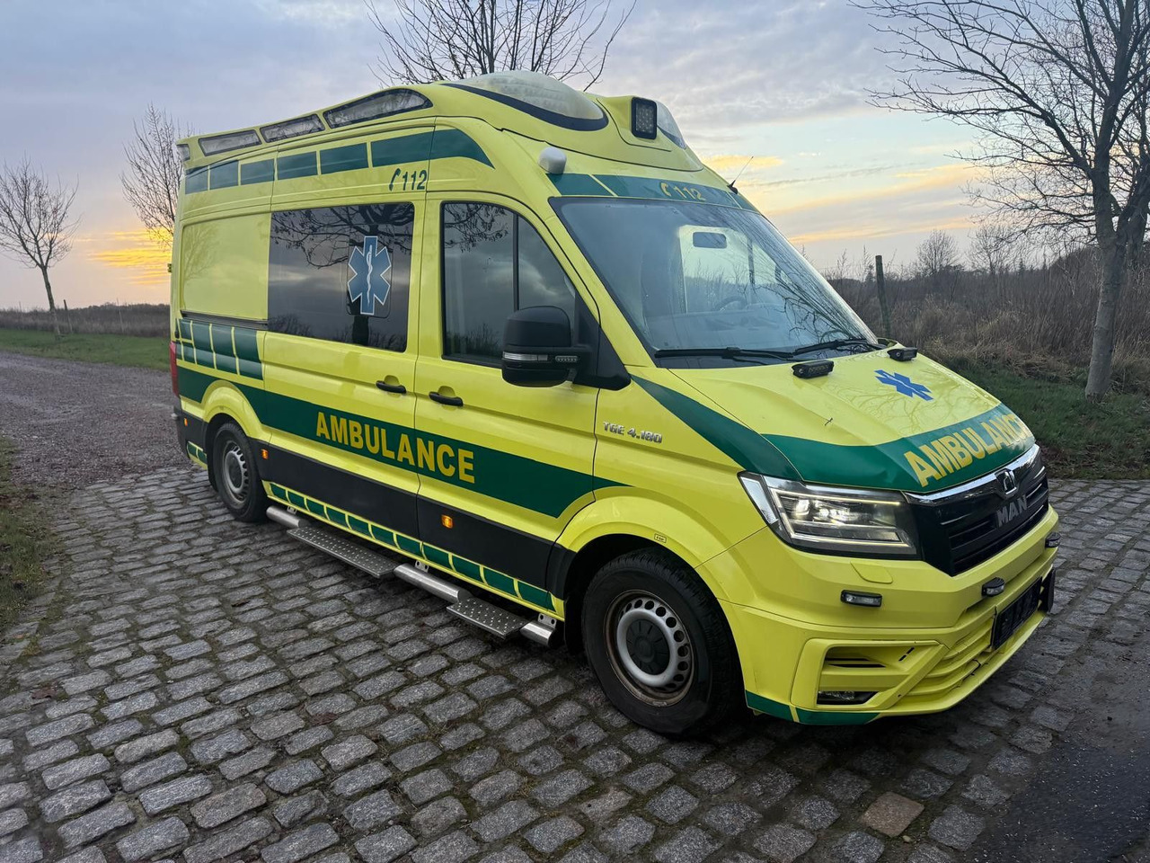MAN TGE 4.180 Ambulance * 31 900 € netto - Ambulância: foto 1 MAN TGE 4.180 Ambulance * 31 900 € netto - Ambulância: foto 1