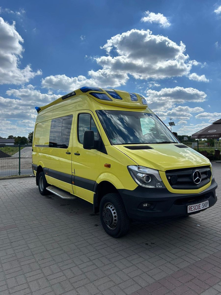 Mercedes-Benz Sprinter 519 CDI 4X4 **Ambulace** - Furgão de passageiros: foto 1 Mercedes-Benz Sprinter 519 CDI 4X4 **Ambulace** - Furgão de passageiros: foto 1
