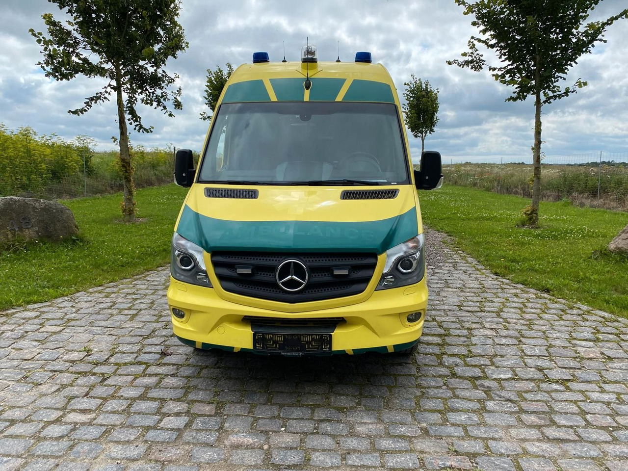Mercedes-Benz Sprinter 519 CDI MAXI +Lift *20 000€ netto - Ambulância: foto 2 Mercedes-Benz Sprinter 519 CDI MAXI +Lift *20 000€ netto - Ambulância: foto 2