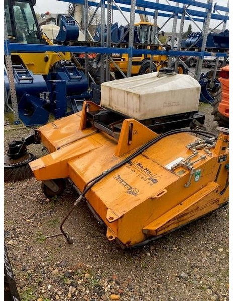 Bema 40 Classic 2050 Kehrbesen 2.200 EUR - Vassoura para Máquina de construção: foto 4 Bema 40 Classic 2050 Kehrbesen 2.200 EUR - Vassoura para Máquina de construção: foto 4