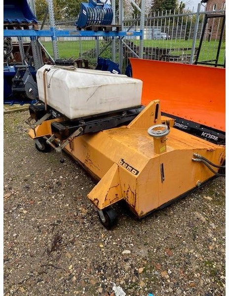 Bema 40 Classic 2050 Kehrbesen 2.200 EUR - Vassoura para Máquina de construção: foto 1 Bema 40 Classic 2050 Kehrbesen 2.200 EUR - Vassoura para Máquina de construção: foto 1