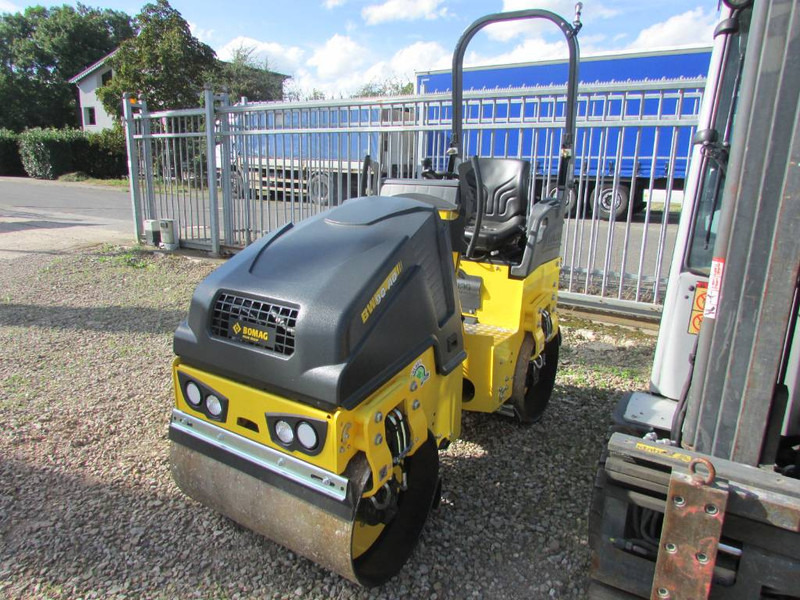 Bomag BW 90 AD-5 Walze / 24.500 EUR - Rolo: foto 4 Bomag BW 90 AD-5 Walze / 24.500 EUR - Rolo: foto 4