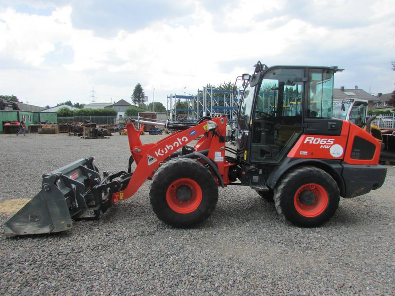 Kubota R 065 Radlader 30.000 EUR - Pá carregadora de rodas: foto 1 Kubota R 065 Radlader 30.000 EUR - Pá carregadora de rodas: foto 1
