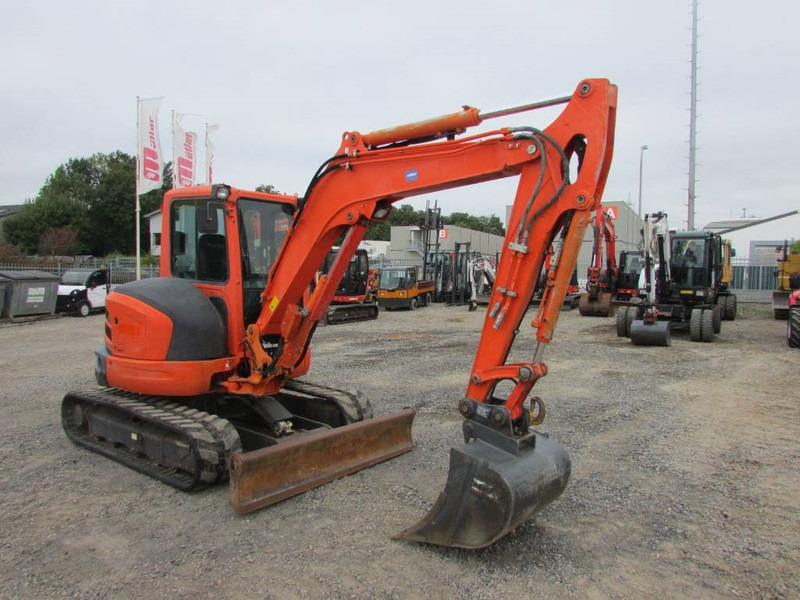 Kubota U 55-4 Minibagger 25.500 EUR - Mini escavadeira: foto 2 Kubota U 55-4 Minibagger 25.500 EUR - Mini escavadeira: foto 2