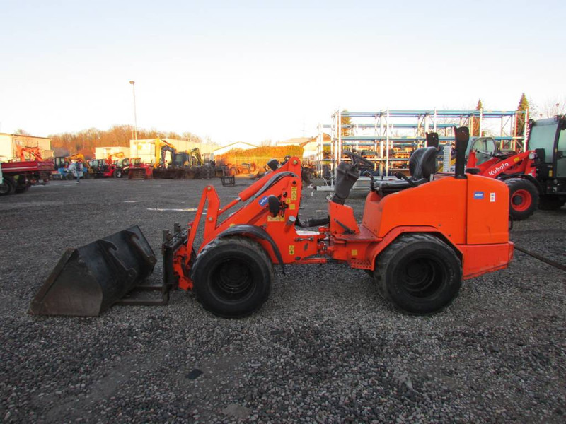 Schäffer 2436 Radlader / 21.500 EUR - Pá carregadora de rodas: foto 1 Schäffer 2436 Radlader / 21.500 EUR - Pá carregadora de rodas: foto 1