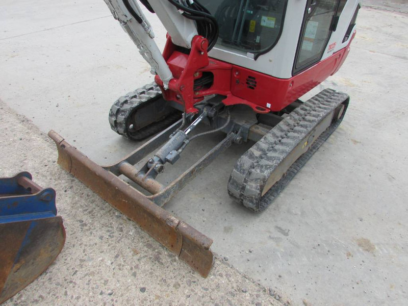 Takeuchi TB225 V3 Minibagger 35.500 EUR net - Mini escavadeira: foto 3 Takeuchi TB225 V3 Minibagger 35.500 EUR net - Mini escavadeira: foto 3