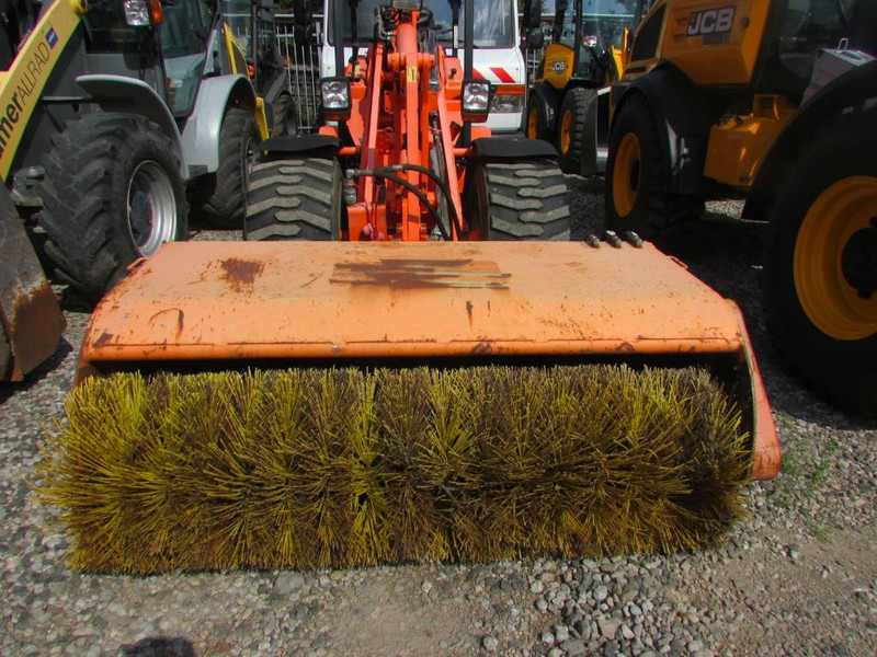 Vangaever Typ 05BB1525 Anbaukehrmaschine 1.500 EUR - Vassoura para Máquina de construção: foto 2 Vangaever Typ 05BB1525 Anbaukehrmaschine 1.500 EUR - Vassoura para Máquina de construção: foto 2