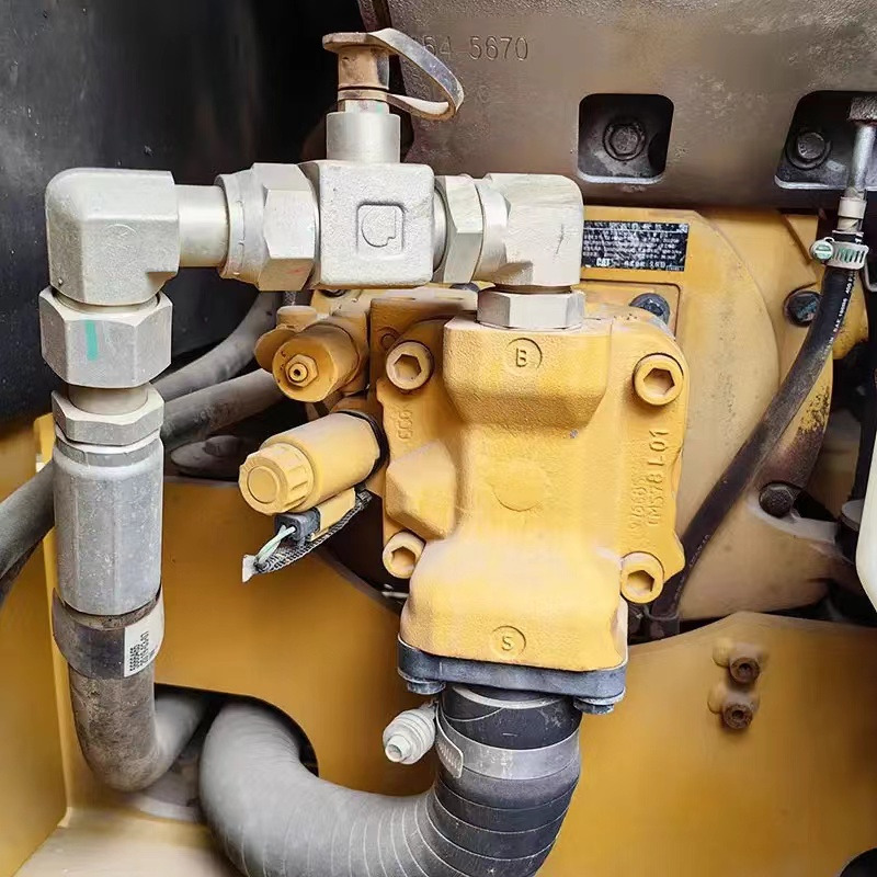 Escavadora de rastos CATERPILLAR 307.5: foto 6