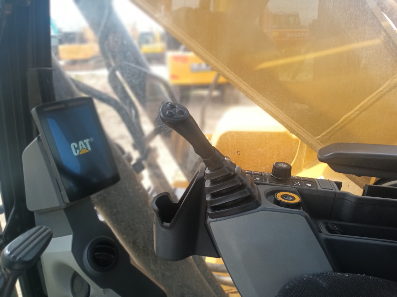 CATERPILLAR 336GC - Escavadora de rastos: foto 5 CATERPILLAR 336GC - Escavadora de rastos: foto 5