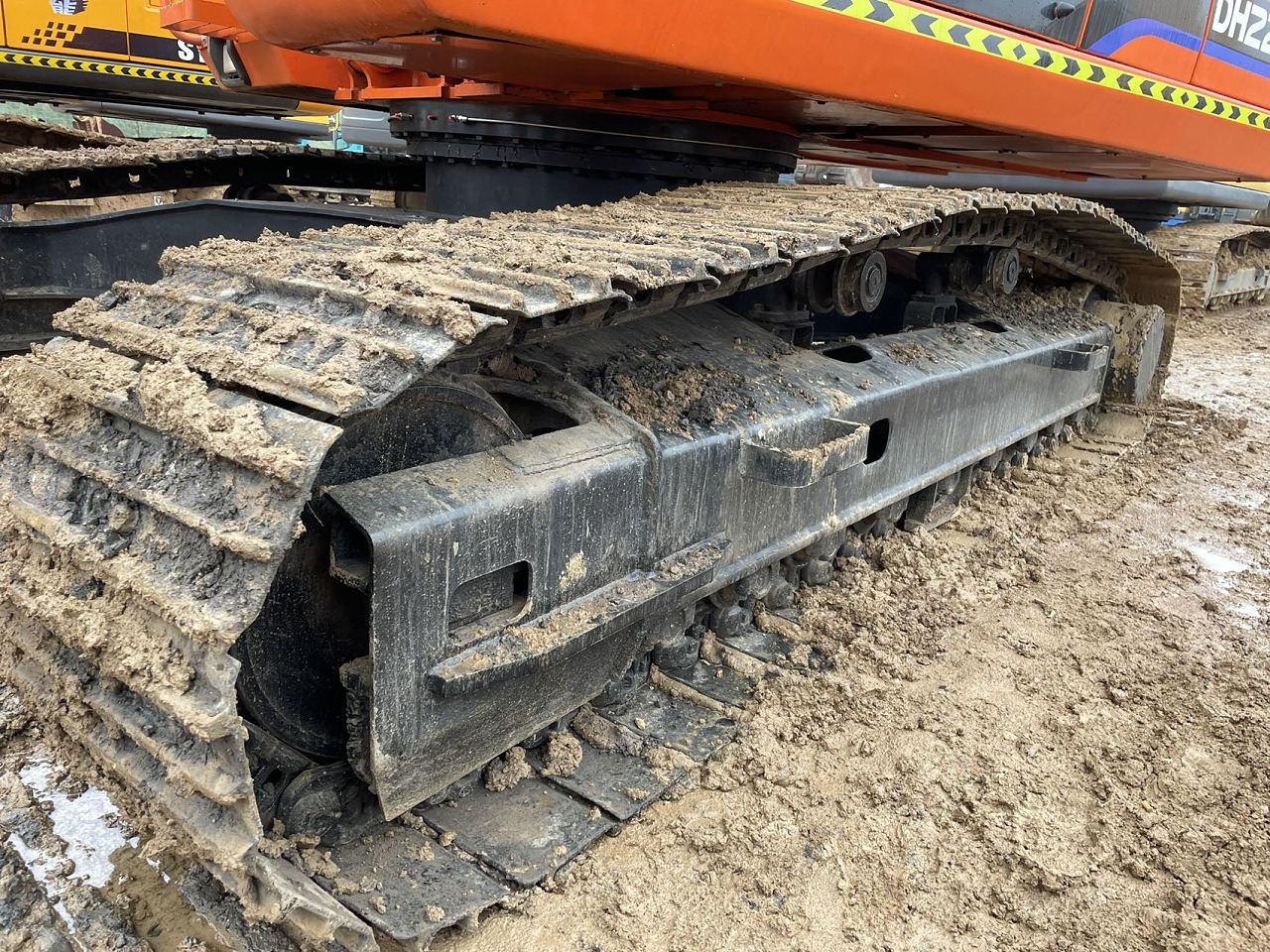 DOOSAN DH220 - Escavadora de rastos: foto 3 DOOSAN DH220 - Escavadora de rastos: foto 3