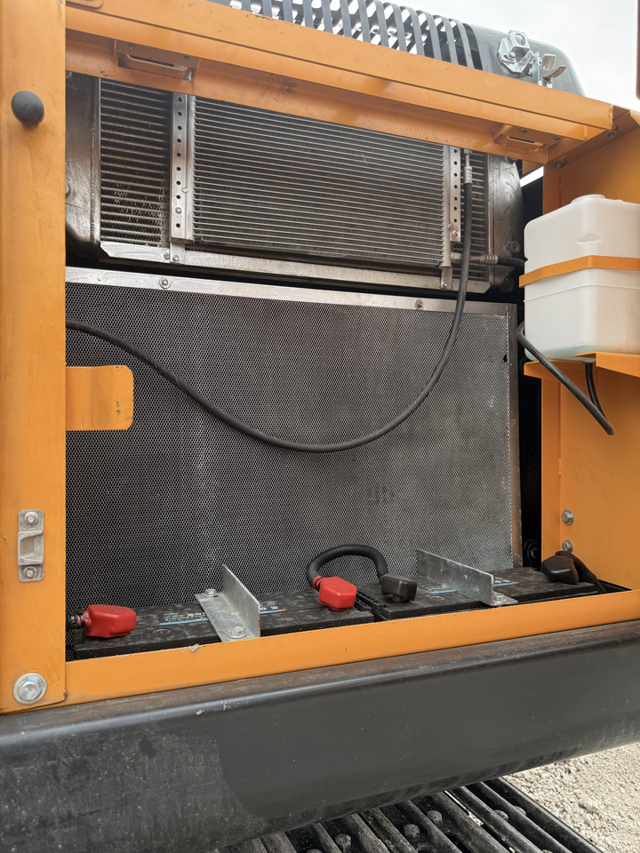 HYUNDAI HX220HD - Escavadora de rastos: foto 5 HYUNDAI HX220HD - Escavadora de rastos: foto 5