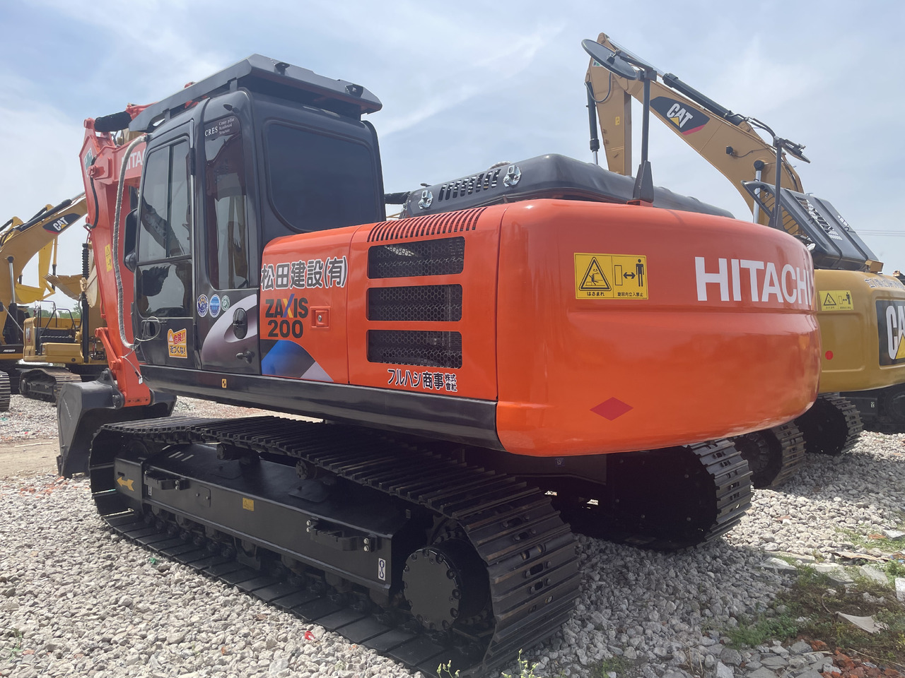 Hitachi ZX200 - Escavadora de rastos: foto 1 Hitachi ZX200 - Escavadora de rastos: foto 1