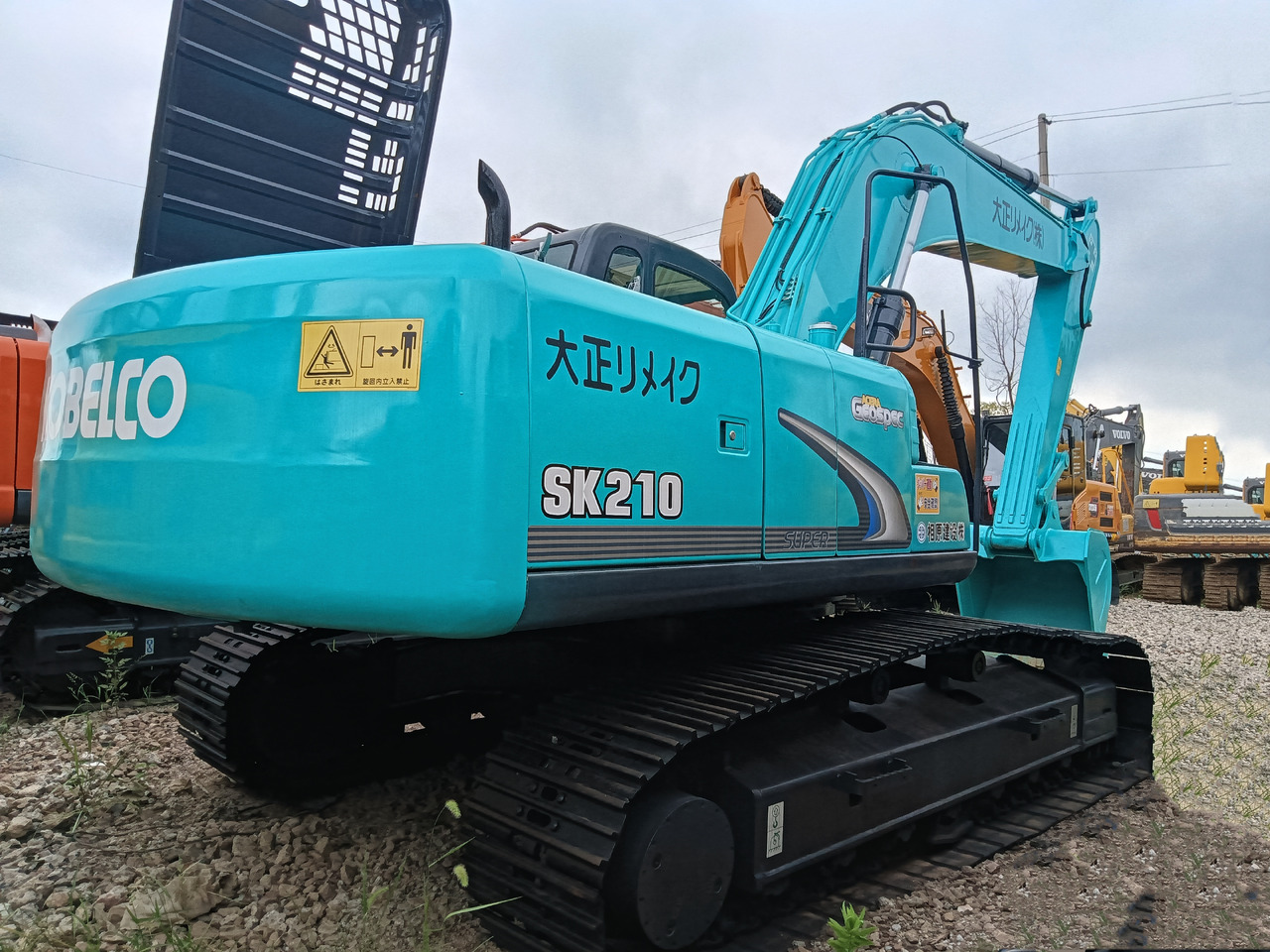 KOBELCO SK 210 - Mini escavadeira: foto 2 KOBELCO SK 210 - Mini escavadeira: foto 2