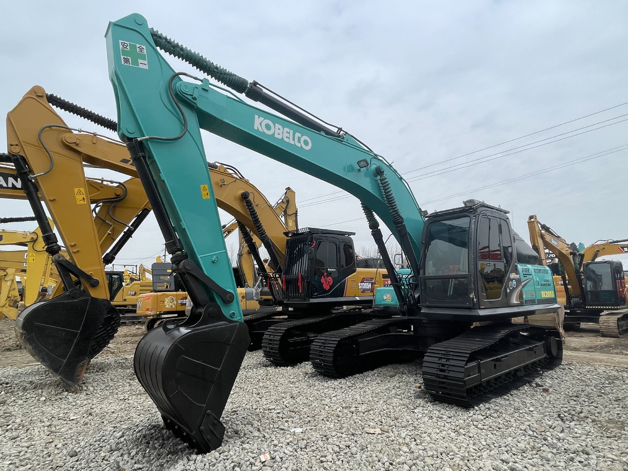KOBELCO SK200-8 - Escavadora de rastos: foto 2 KOBELCO SK200-8 - Escavadora de rastos: foto 2