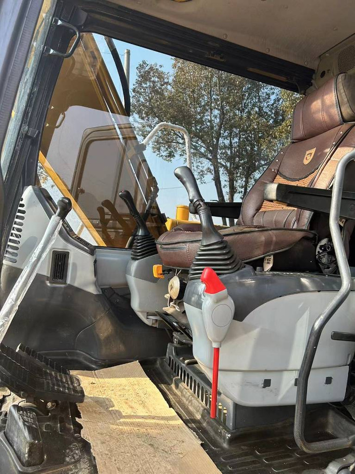 KOMATSU PC 130-8 - Escavadora de rastos: foto 5 KOMATSU PC 130-8 - Escavadora de rastos: foto 5