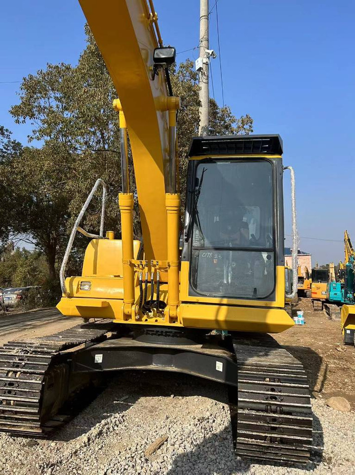 KOMATSU PC 130-8 - Escavadora de rastos: foto 4 KOMATSU PC 130-8 - Escavadora de rastos: foto 4