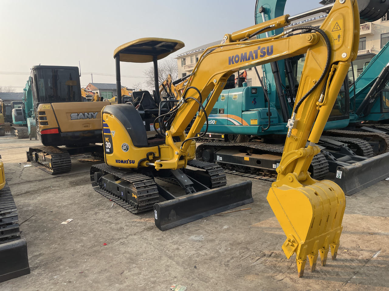 KOMATSU PC30MR-3 - Mini escavadeira: foto 2 KOMATSU PC30MR-3 - Mini escavadeira: foto 2