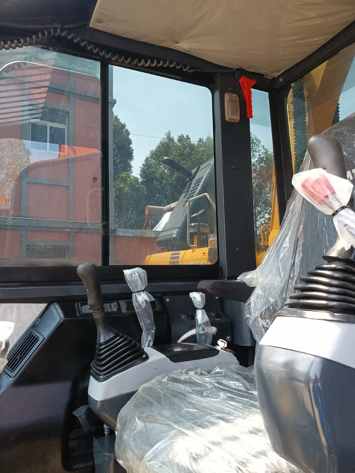 KOMATSU PC56-3 - Mini escavadeira: foto 5 KOMATSU PC56-3 - Mini escavadeira: foto 5