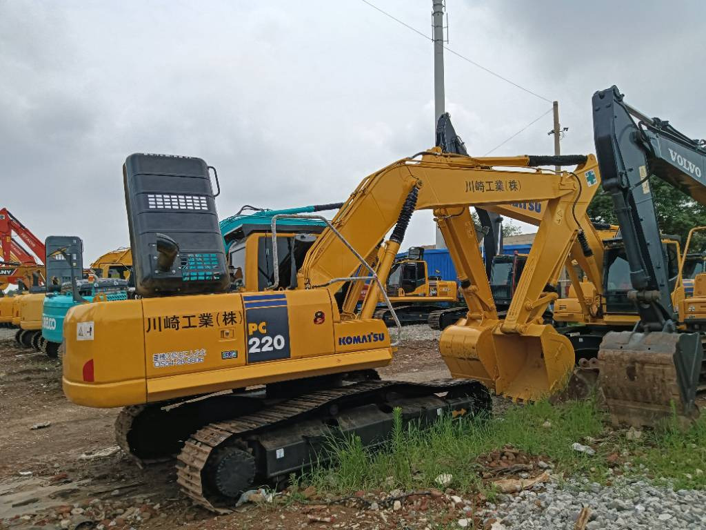Komatsu PC 220-8 - Escavadora de rastos: foto 2 Komatsu PC 220-8 - Escavadora de rastos: foto 2