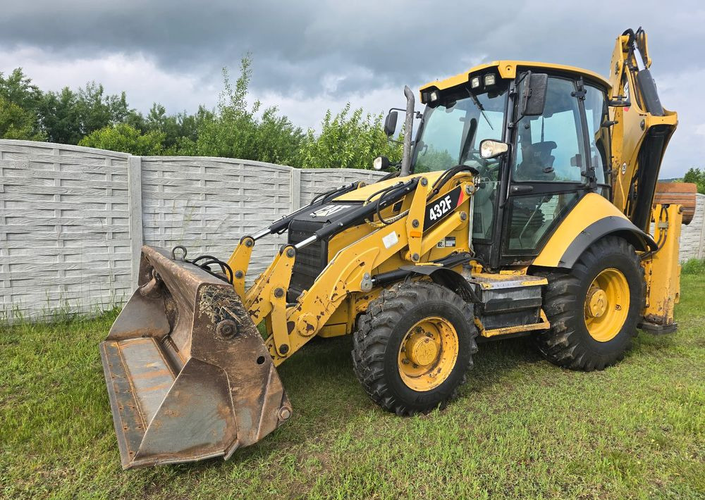 Caterpillar - Retroescavadeira: foto 1 Caterpillar - Retroescavadeira: foto 1