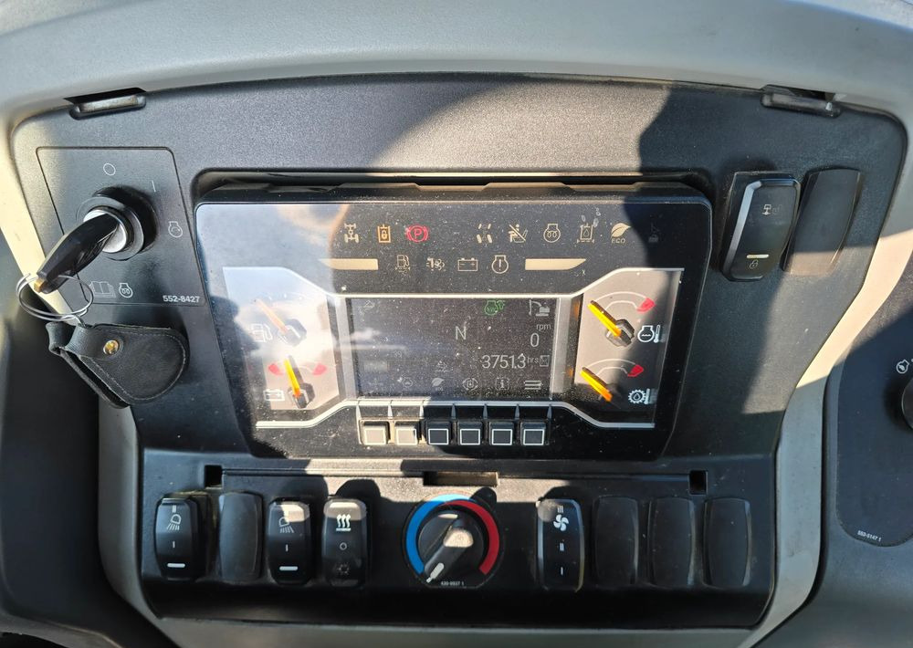 Caterpillar - Retroescavadeira: foto 4 Caterpillar - Retroescavadeira: foto 4