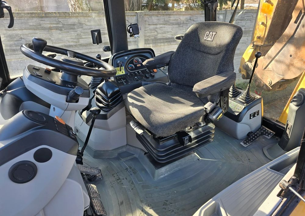 Caterpillar - Retroescavadeira: foto 3 Caterpillar - Retroescavadeira: foto 3