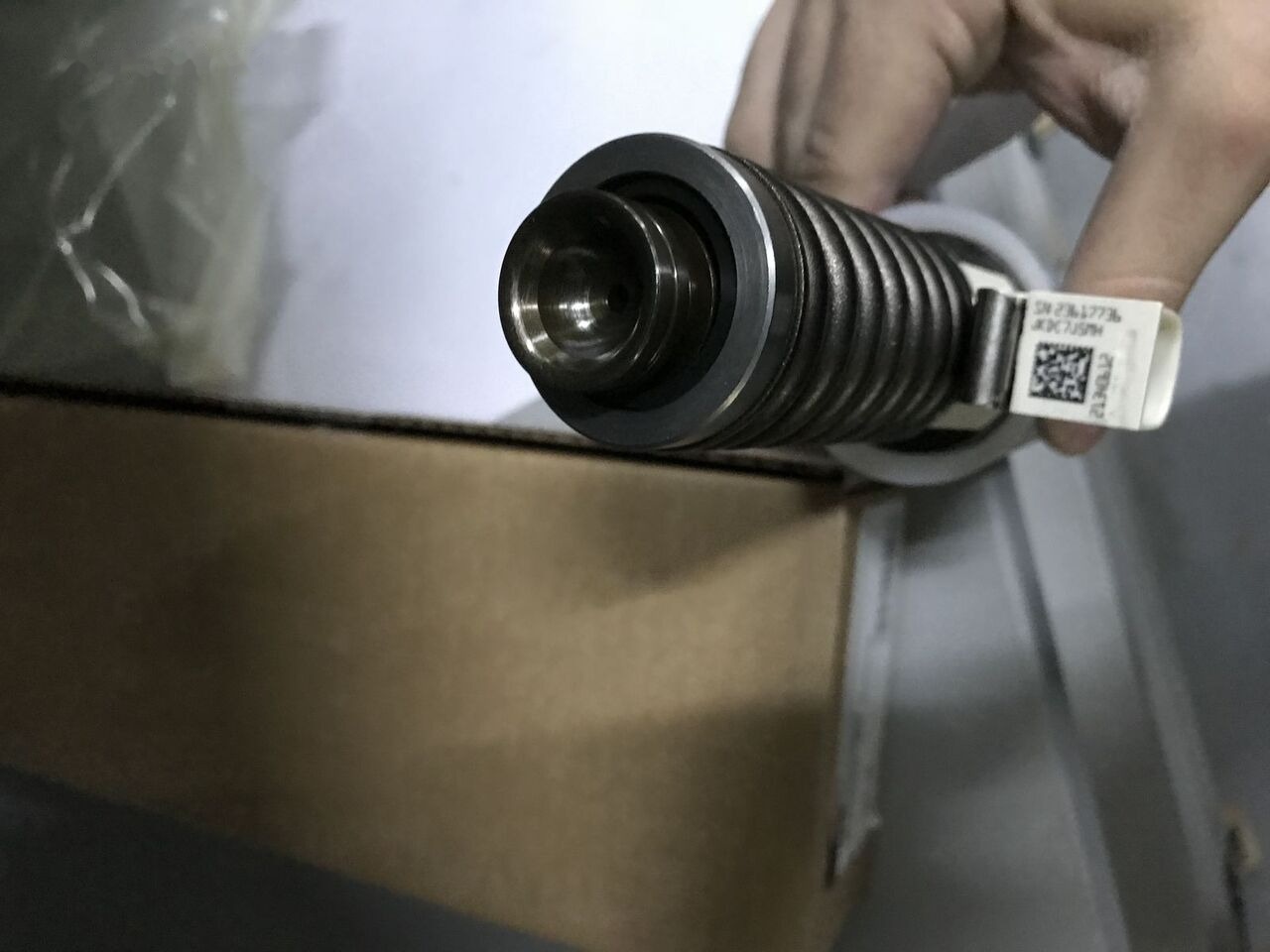 Delphi 2018 BEBE4D24002 Volvo RENAULT-VOLVO truck - Injector para Camião: foto 4 Delphi 2018 BEBE4D24002 Volvo RENAULT-VOLVO truck - Injector para Camião: foto 4
