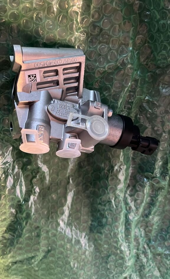 Reglatör Bosch 2010-2023 F00BC80045 Bosch 2008-2012 - Sistema de combustível para Ônibus: foto 3 Reglatör Bosch 2010-2023 F00BC80045 Bosch 2008-2012 - Sistema de combustível para Ônibus: foto 3