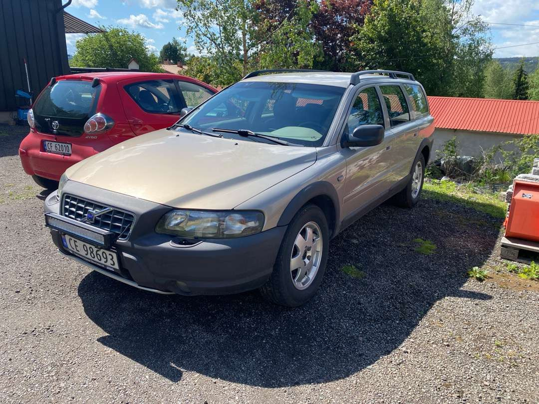 2001 Volvo XC70 EU-GODKJENT (rep.-objekt) - Automóvel: foto 1 2001 Volvo XC70 EU-GODKJENT (rep.-objekt) - Automóvel: foto 1