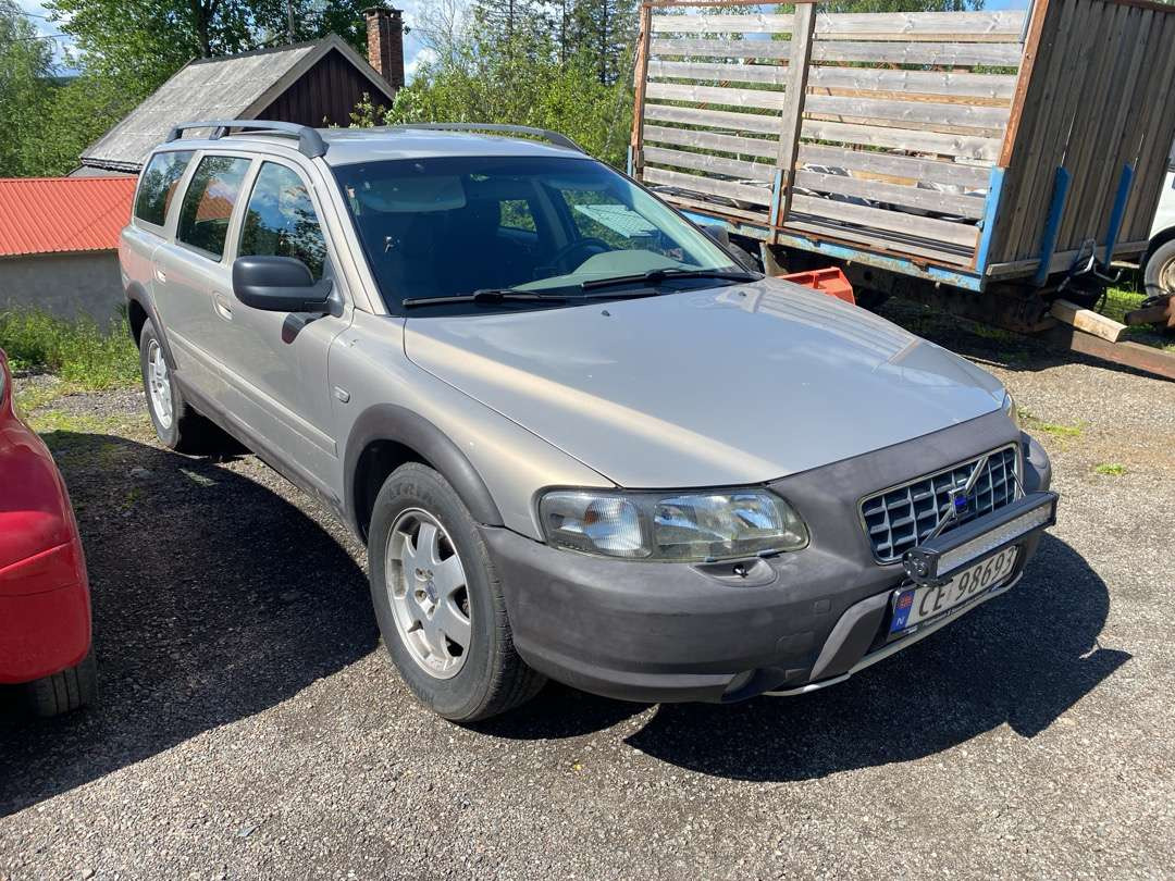 2001 Volvo XC70 EU-GODKJENT (rep.-objekt) - Automóvel: foto 2 2001 Volvo XC70 EU-GODKJENT (rep.-objekt) - Automóvel: foto 2