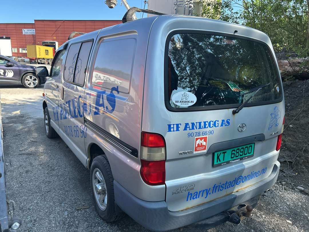 2005 Varebil TOYOTA HIACE 4WD EU-Godkjent - Furgão: foto 4 2005 Varebil TOYOTA HIACE 4WD EU-Godkjent - Furgão: foto 4
