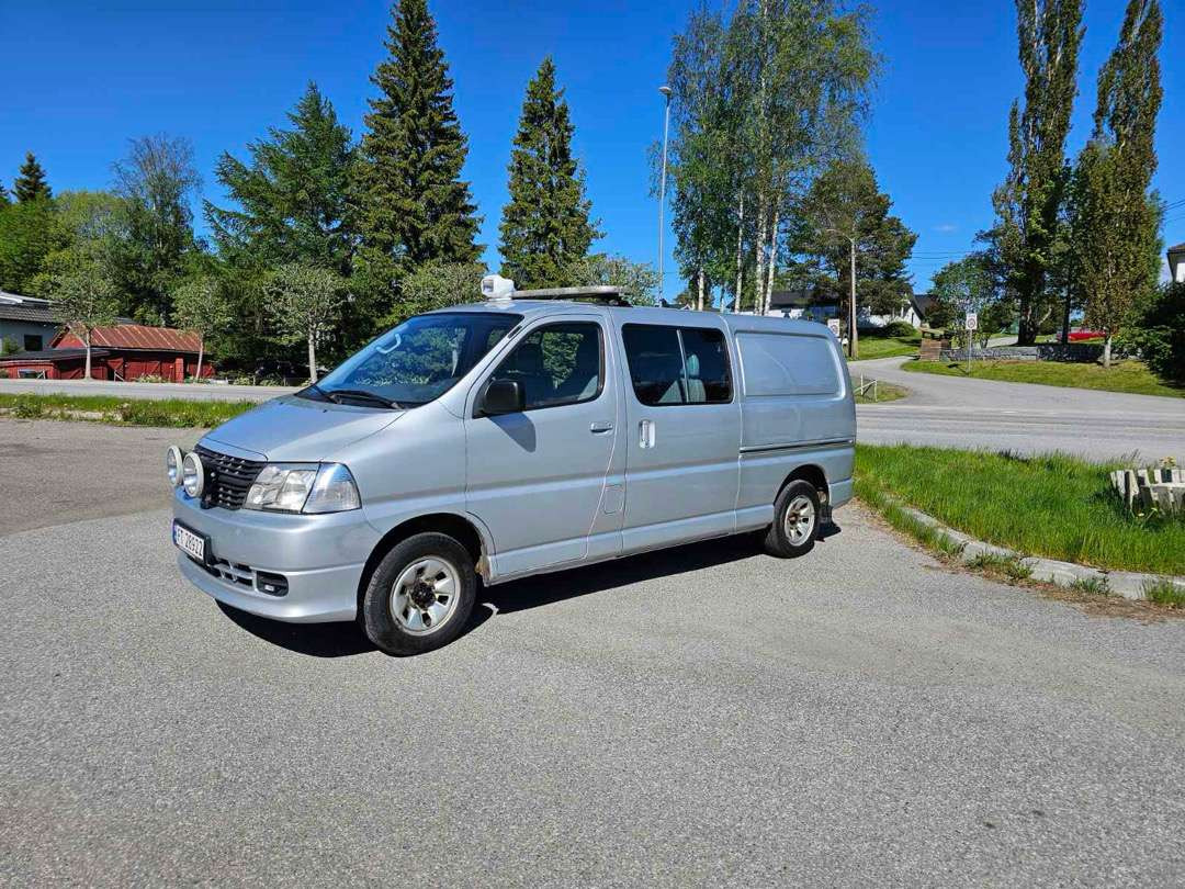 2009 Personbil Toyota Hiace 4 WD Lang type 9 seter EU-Godkjent - Automóvel: foto 2 2009 Personbil Toyota Hiace 4 WD Lang type 9 seter EU-Godkjent - Automóvel: foto 2