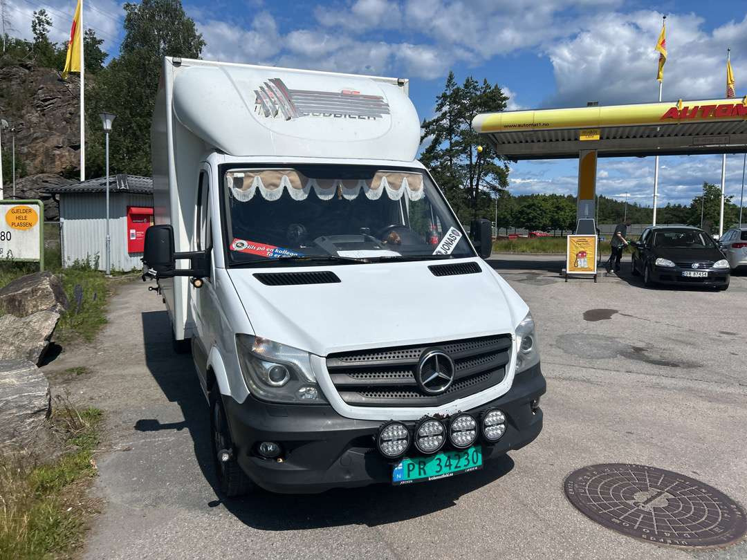 2015 Skapbil Mercedes-Benz EU-godkjent - Carrinha de contentor: foto 2 2015 Skapbil Mercedes-Benz EU-godkjent - Carrinha de contentor: foto 2