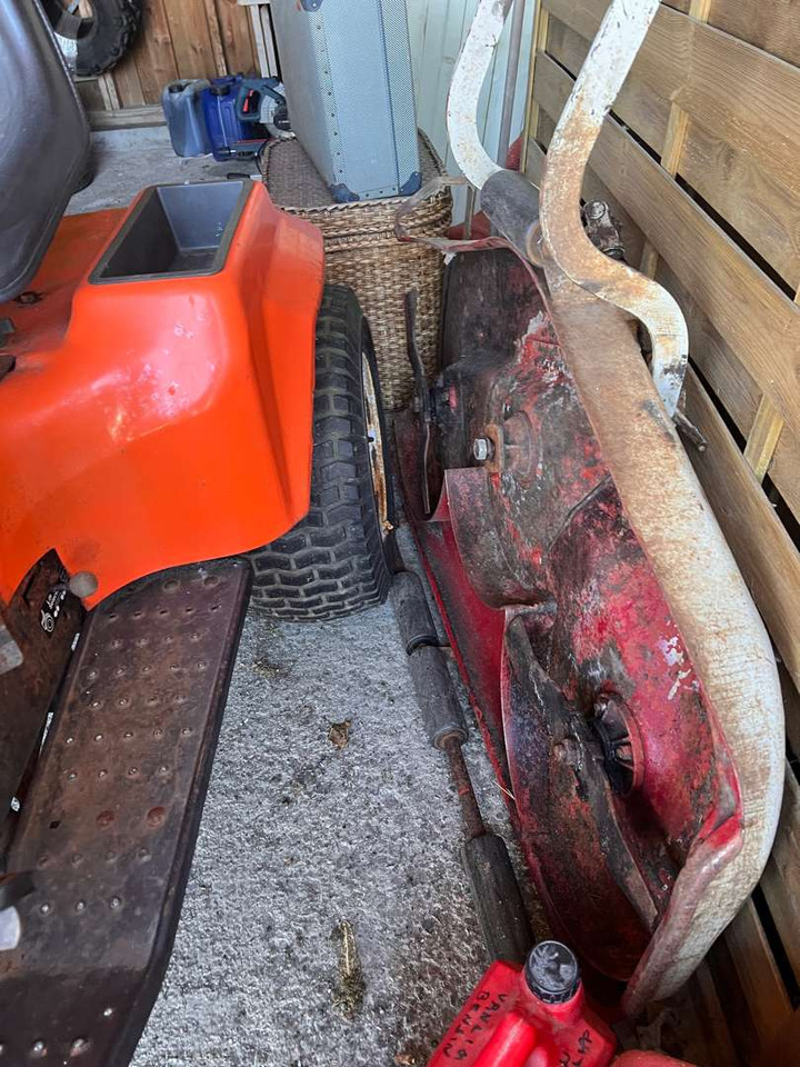 Ariens GT 17 Sitteklipper med kraftuttak (rep.-objekt) - Cortador de grama: foto 5 Ariens GT 17 Sitteklipper med kraftuttak (rep.-objekt) - Cortador de grama: foto 5
