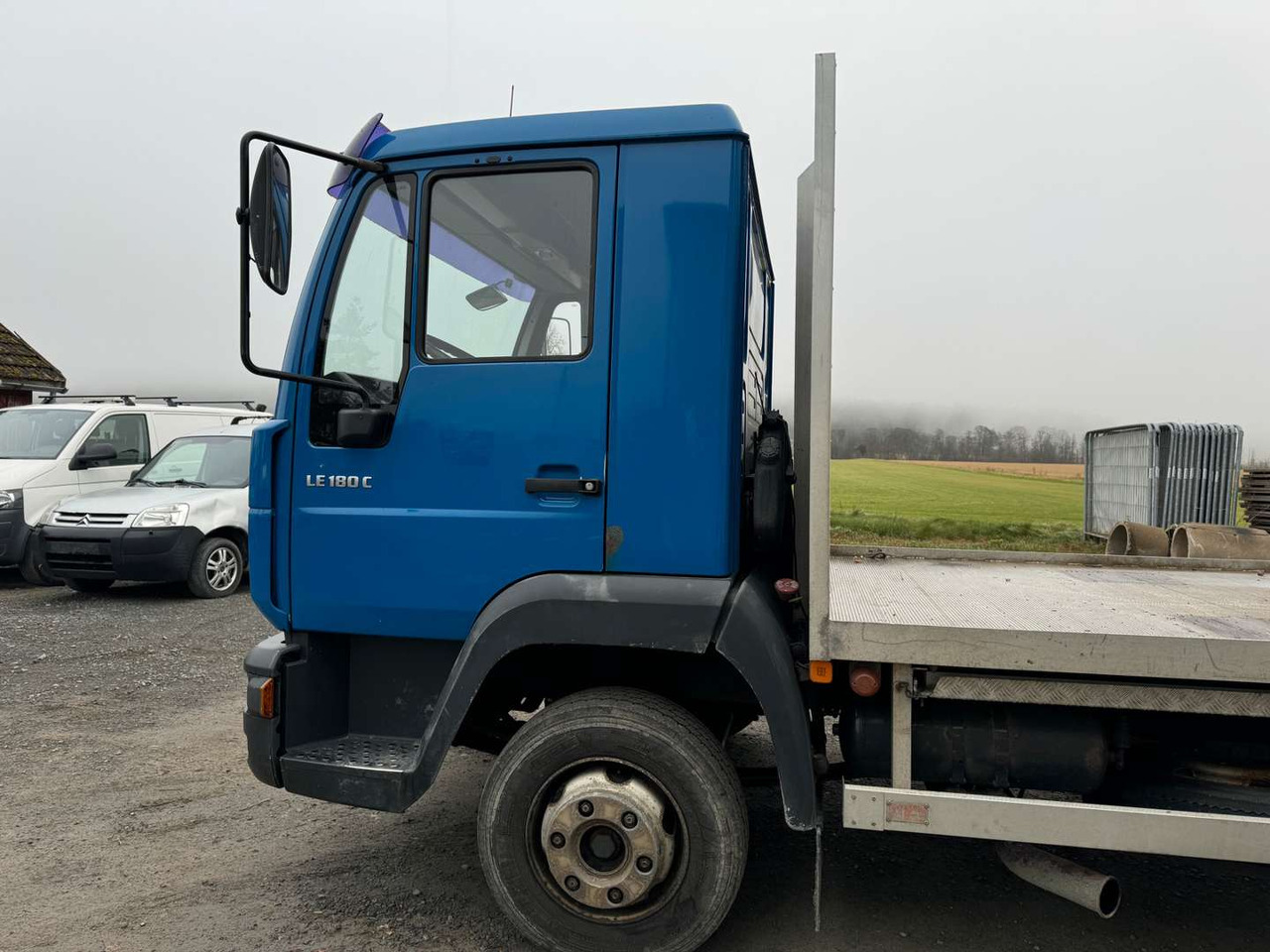 MAN LE 180 C Bilfrakter Lett lastebil - Caminhão reboque: foto 5 MAN LE 180 C Bilfrakter Lett lastebil - Caminhão reboque: foto 5