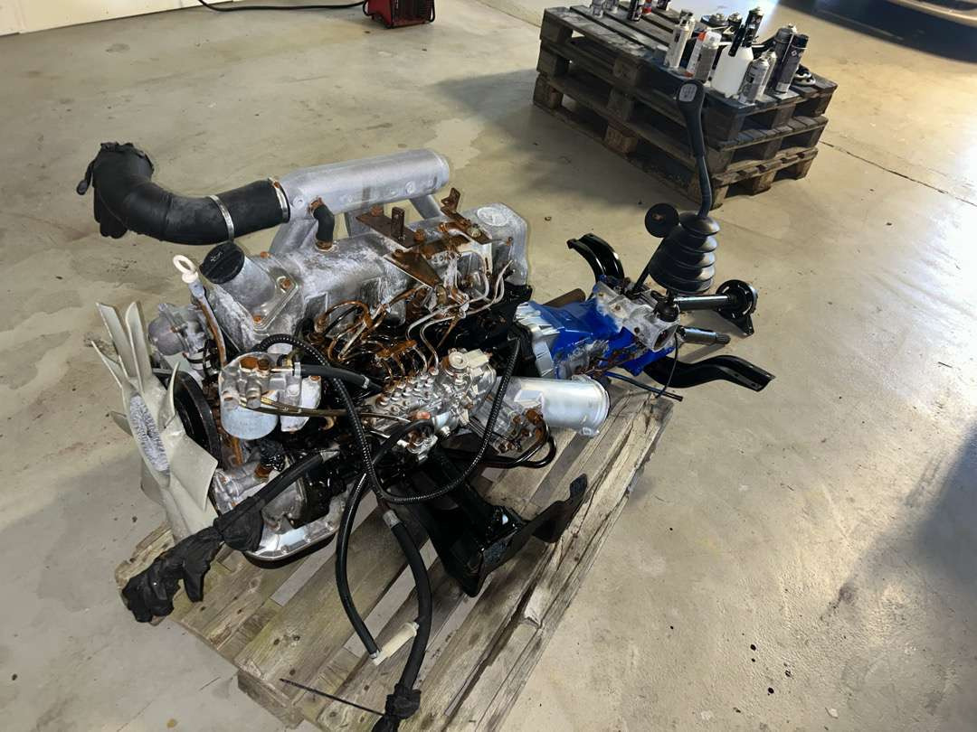 Mercedes motor 5 sylinder med girkasse med kraftuttak - Ferramenta/ Equipamento: foto 3 Mercedes motor 5 sylinder med girkasse med kraftuttak - Ferramenta/ Equipamento: foto 3