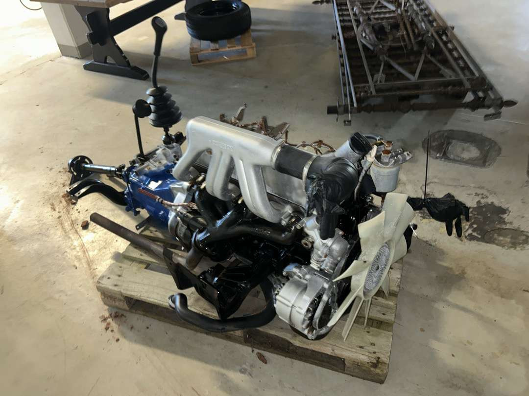 Mercedes motor 5 sylinder med girkasse med kraftuttak - Ferramenta/ Equipamento: foto 4 Mercedes motor 5 sylinder med girkasse med kraftuttak - Ferramenta/ Equipamento: foto 4