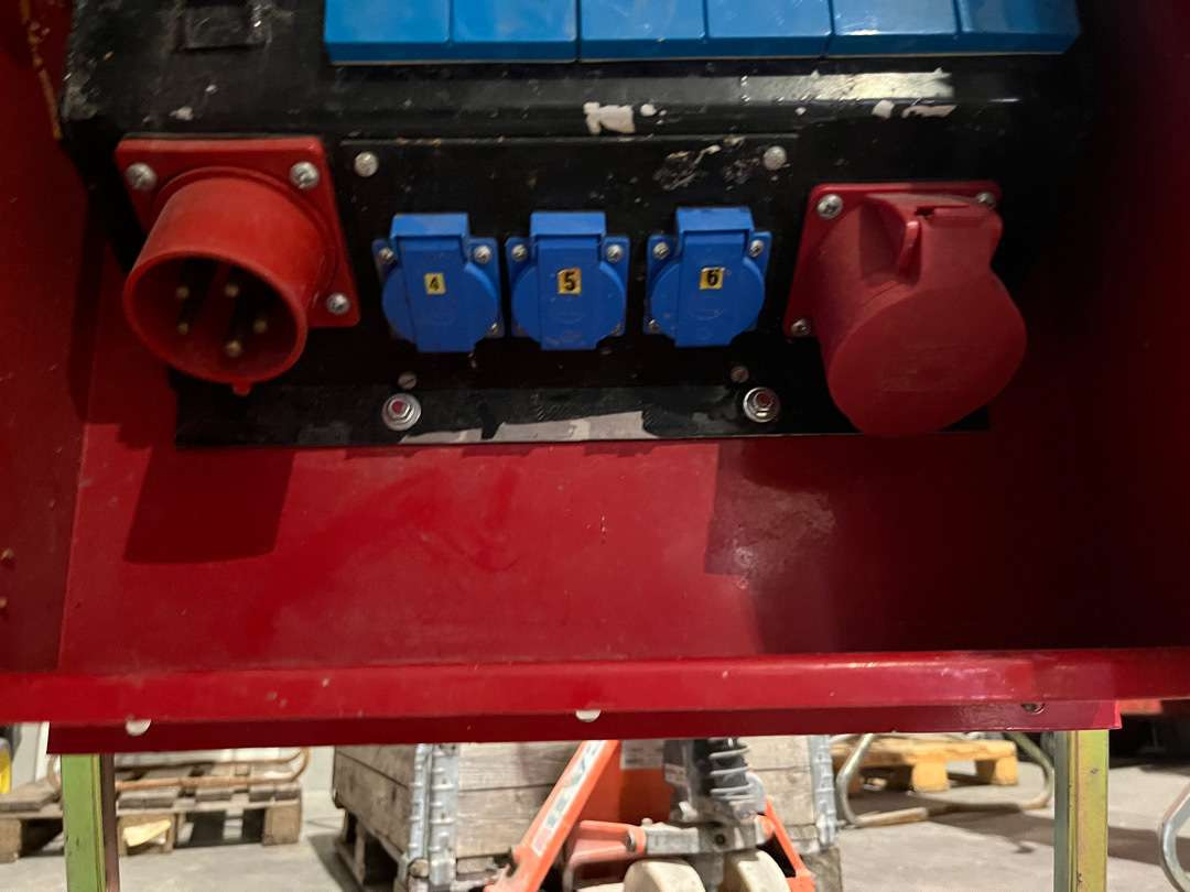 Strømskap fra Holte 400 V (INGEN MINSTEPRIS) - Ferramenta/ Equipamento: foto 3 Strømskap fra Holte 400 V (INGEN MINSTEPRIS) - Ferramenta/ Equipamento: foto 3