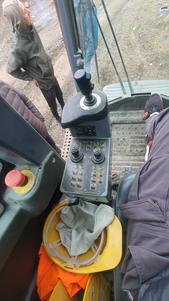 Atlas Copco D9c -11 - Máquina de perfuração: foto 4 Atlas Copco D9c -11 - Máquina de perfuração: foto 4