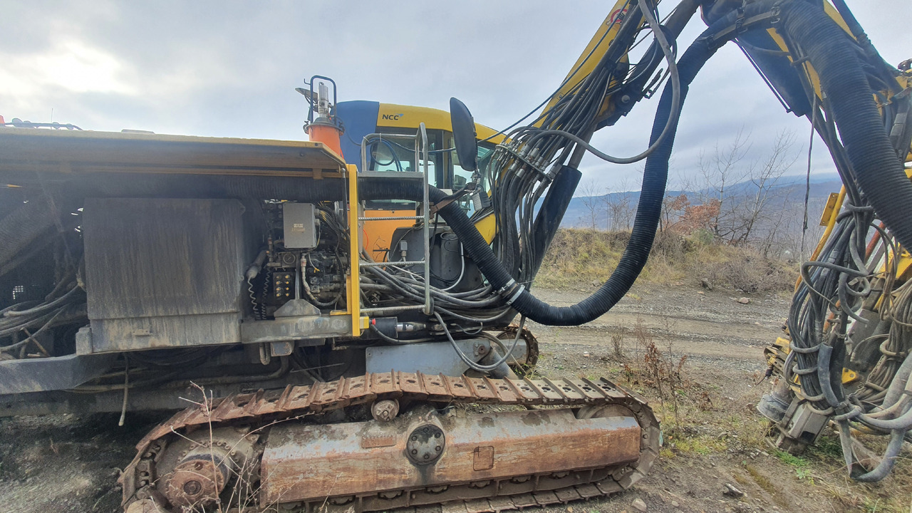 Atlas Copco D9c -11 - Máquina de perfuração: foto 1 Atlas Copco D9c -11 - Máquina de perfuração: foto 1