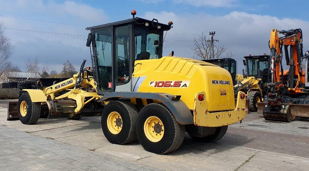 New Holland F 106.6 A - Motoniveladora: foto 2 New Holland F 106.6 A - Motoniveladora: foto 2