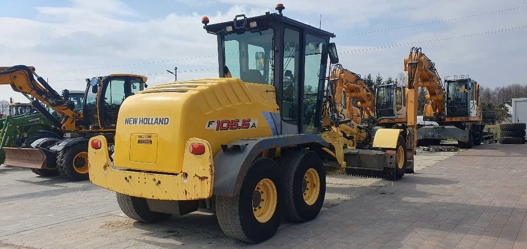 New Holland F 106.6 A - Motoniveladora: foto 3 New Holland F 106.6 A - Motoniveladora: foto 3