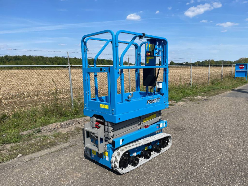 Fronteq FS0507T Tracked Scissor Lift - Plataforma de Tijera/ Plataforma de tesoura: foto 5 Fronteq FS0507T Tracked Scissor Lift - Plataforma de Tijera/ Plataforma de tesoura: foto 5