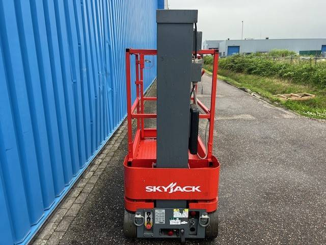 Skyjack SJ 12 - Plataforma de mastro vertical: foto 5 Skyjack SJ 12 - Plataforma de mastro vertical: foto 5
