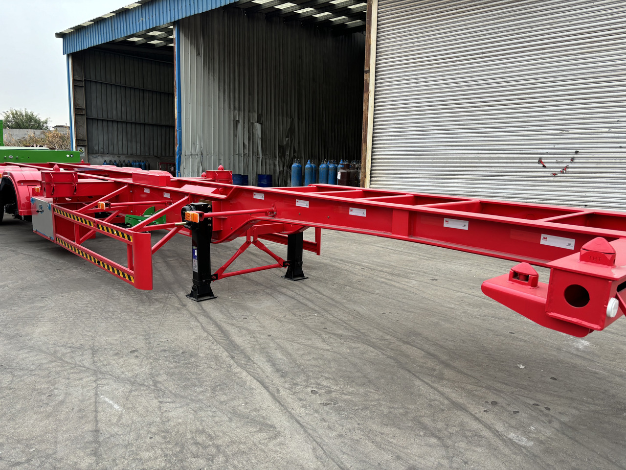 - Semi-reboque transportador de contêineres/ Caixa móvel: foto 4 - Semi-reboque transportador de contêineres/ Caixa móvel: foto 4