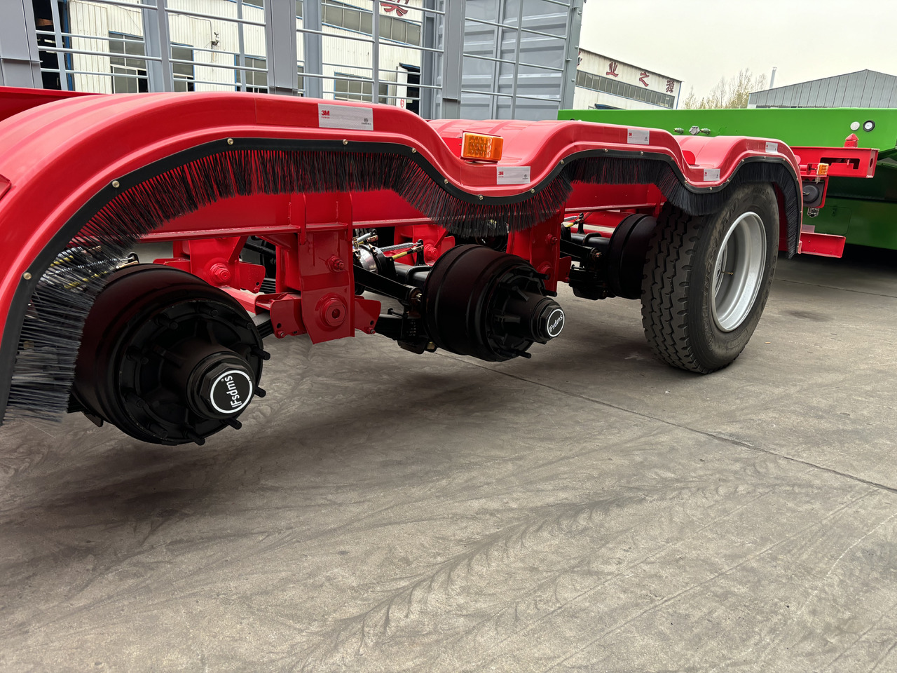 - Semi-reboque transportador de contêineres/ Caixa móvel: foto 1 - Semi-reboque transportador de contêineres/ Caixa móvel: foto 1