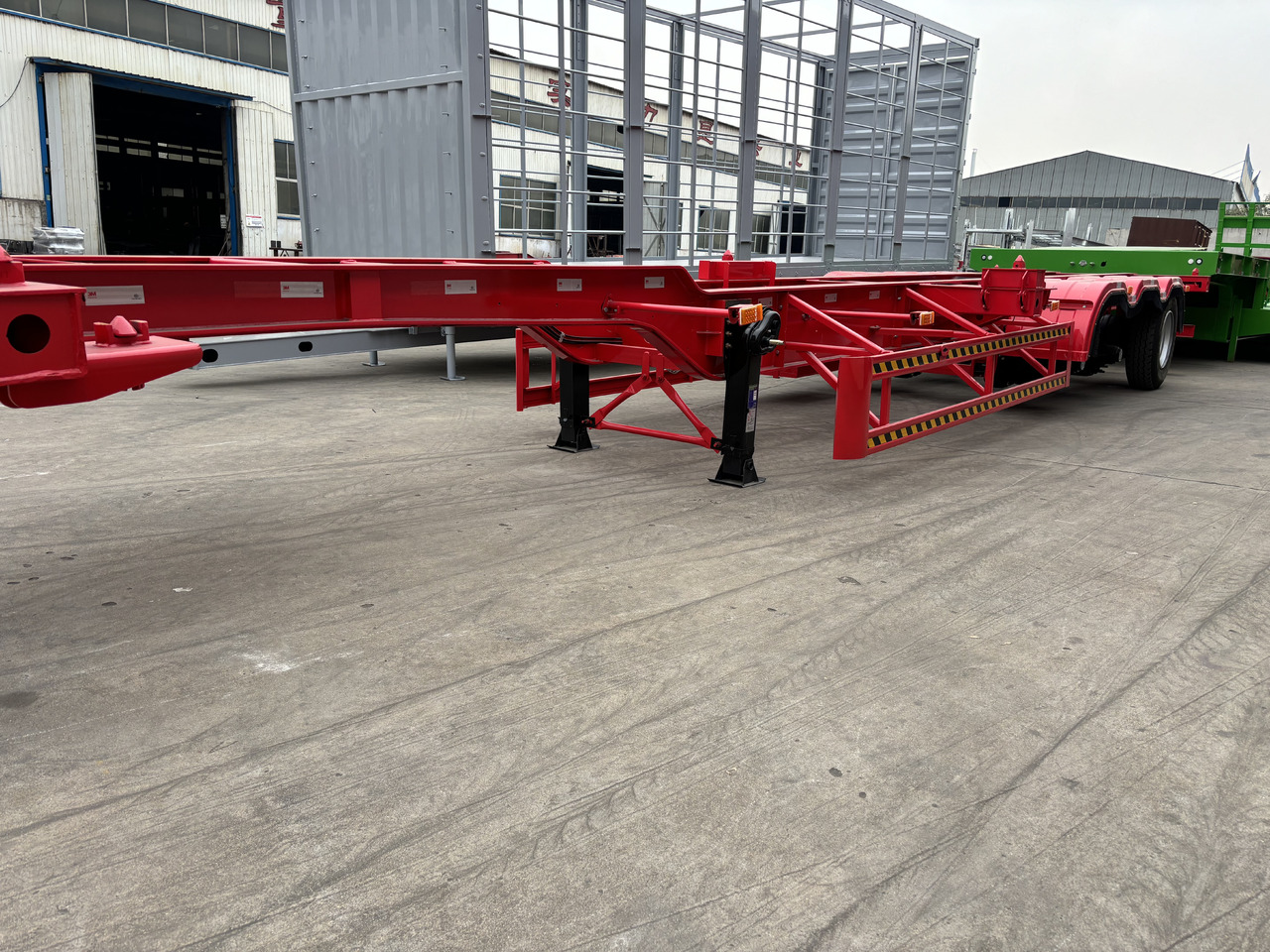 - Semi-reboque transportador de contêineres/ Caixa móvel: foto 3 - Semi-reboque transportador de contêineres/ Caixa móvel: foto 3