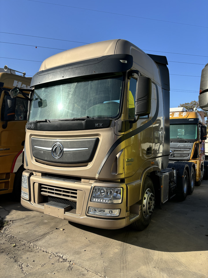 DONGFENG KX - Tractor: foto 1 DONGFENG KX - Tractor: foto 1